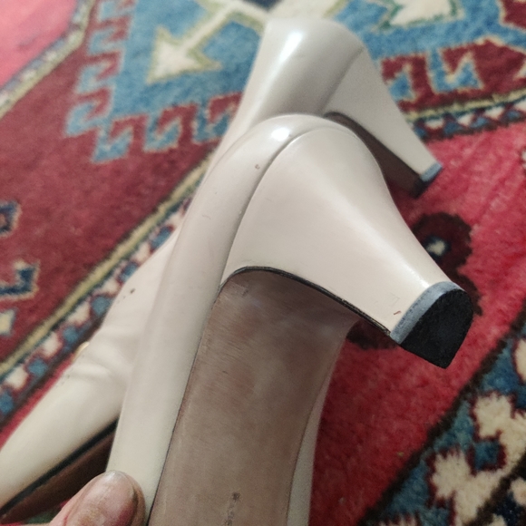 Vintage Ferragamo pumps, cream, made in Italy, size 10B, leather - Picture 10 of 12